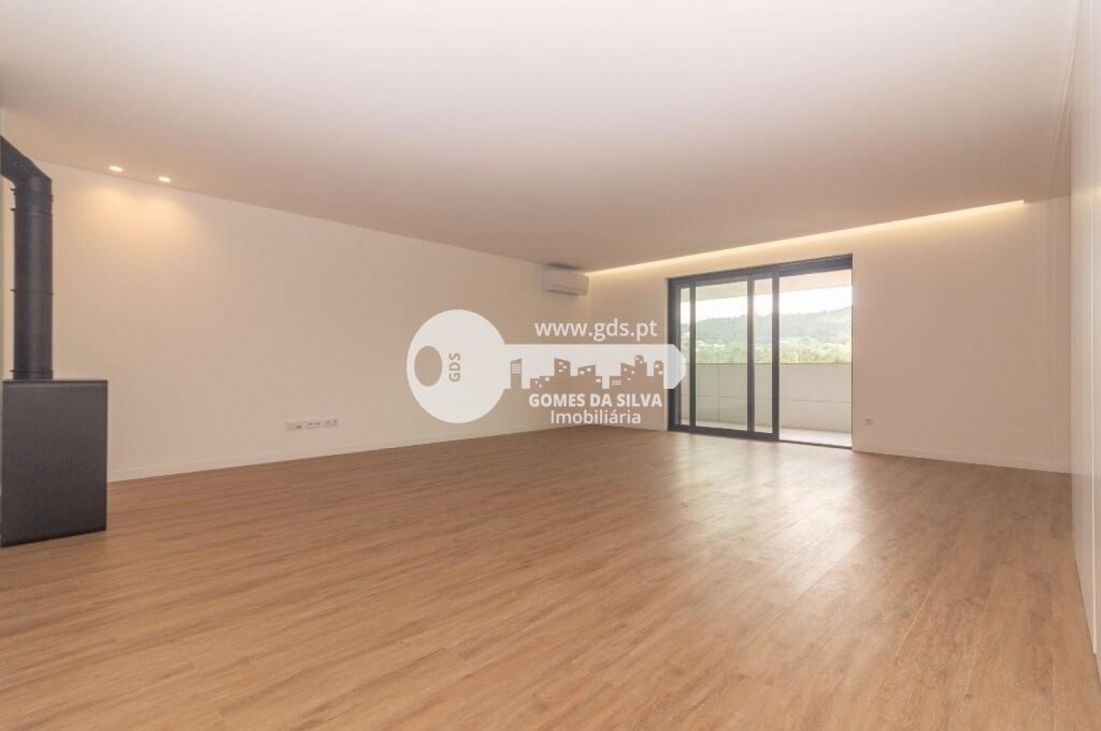 Apartamento T3 para Arrendamento em Vila Verde e Barbudo, Vila Verde, Braga - Imagem 2