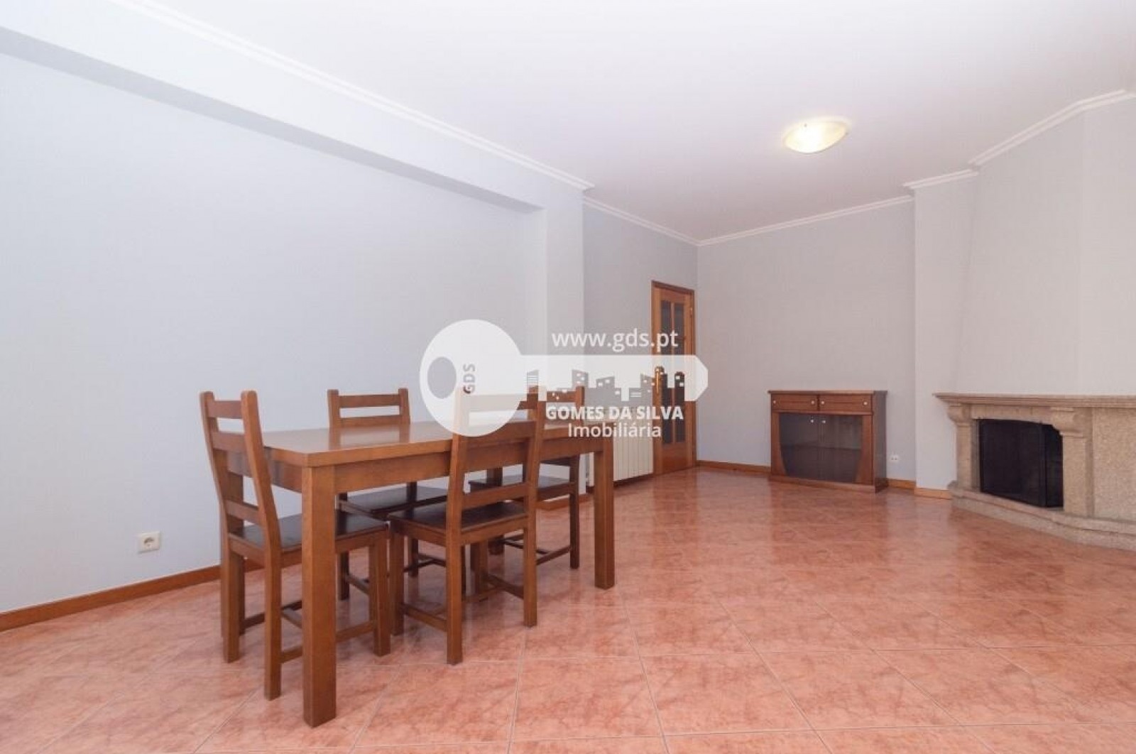 Apartamento T2 para Arrendamento em Nogueira, Fraião e Lamaçães, Braga, Braga - Imagem 11