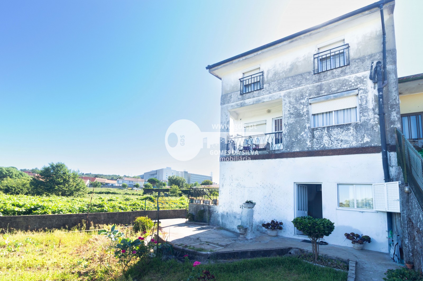 Moradia Bifamiliar com Potencial de Rentabilização– São Victor, Braga - Gomes da Silva - Imagem 1 Moradia em São Victor, Braga, Braga - Imagem 1