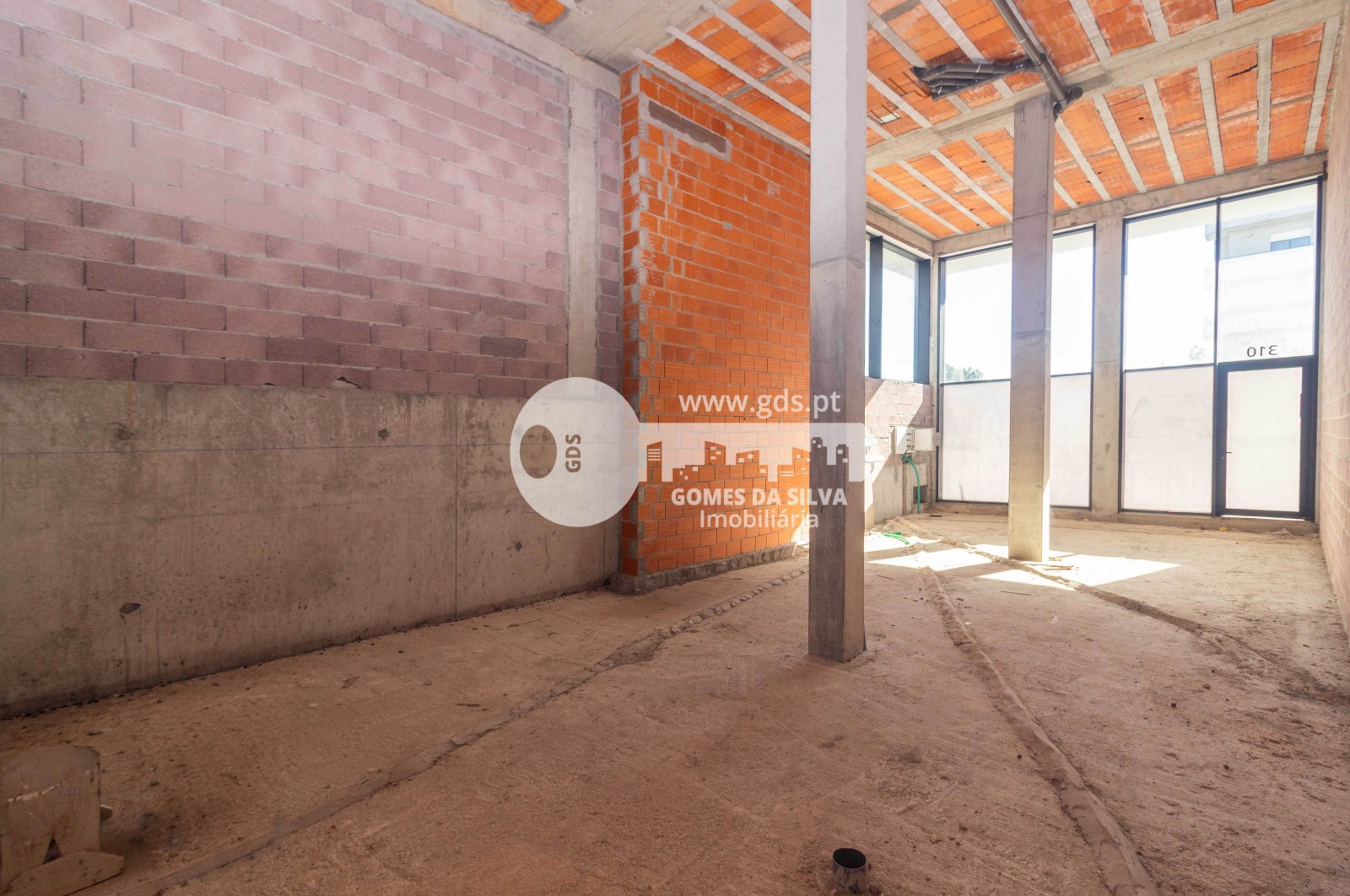 Loja sita em São Pedro da Cova com 95m2 com garagem - Gomes da Silva - Imagem 10 Loja em São Pedro da Cova, Gondomar, Porto - Imagem 10