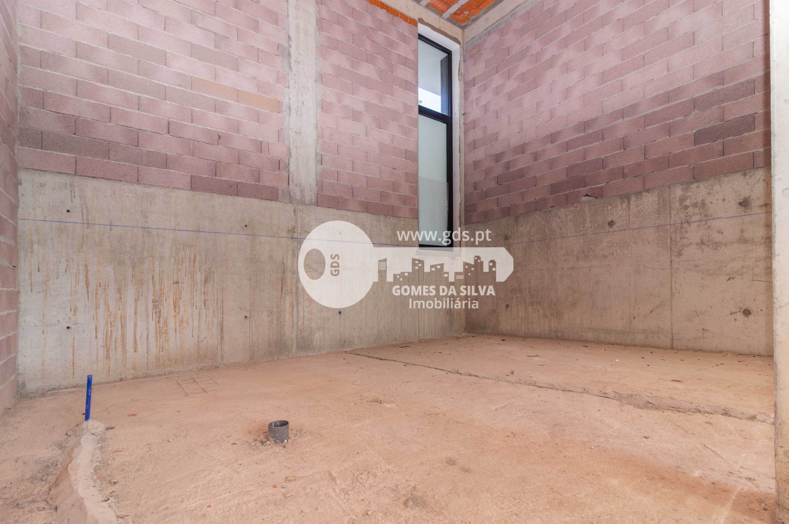 Loja sita em São Pedro da Cova com 95m2 com garagem - Gomes da Silva - Imagem 8 Loja em São Pedro da Cova, Gondomar, Porto - Imagem 8