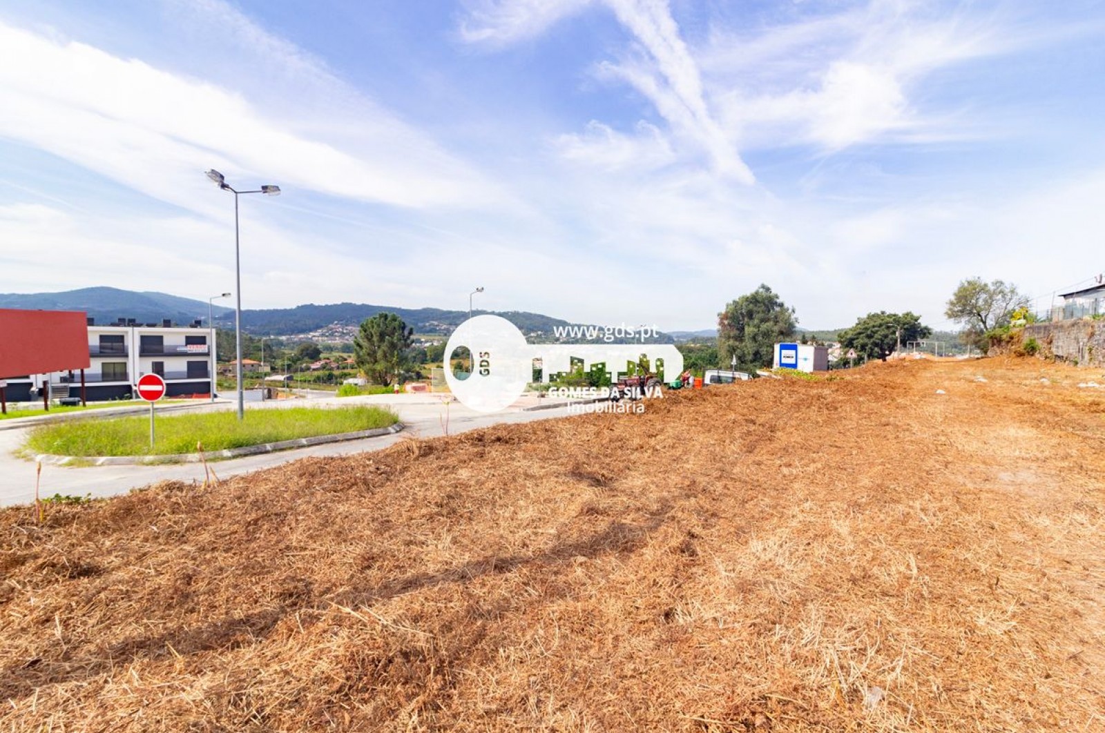 Ruínas em Esporões com terreno de 6.611m2 em área de construção - Gomes da Silva - Imagem 10 Terreno em Esporões, Braga, Braga - Imagem 10