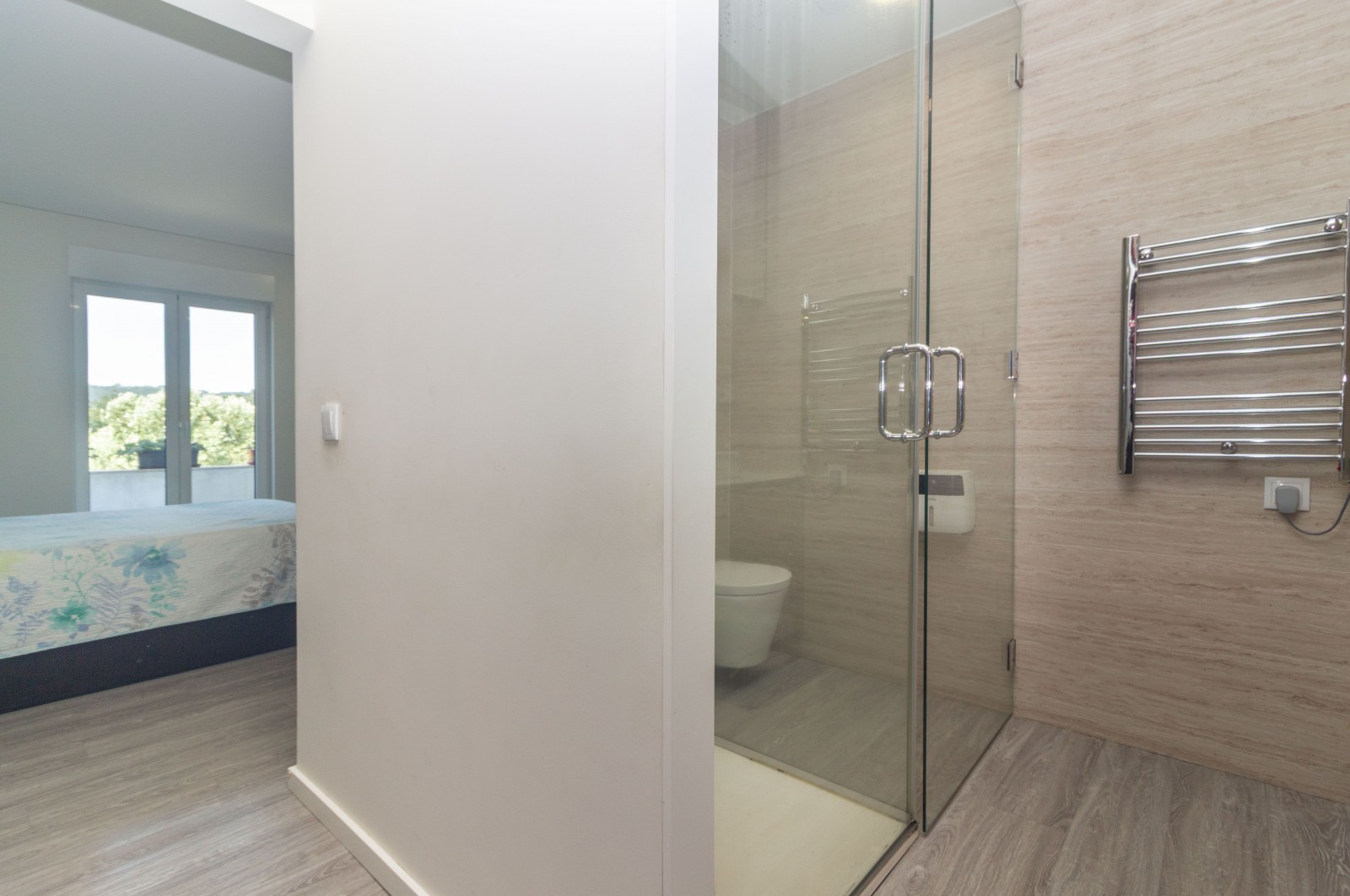 Moradia T3+1 com Espaços Comerciais e Terreno em Priscos – Ideal para Viver e Investir - Gomes da Silva - Imagem 17 Moradia em Priscos, Braga, Braga - Imagem 17