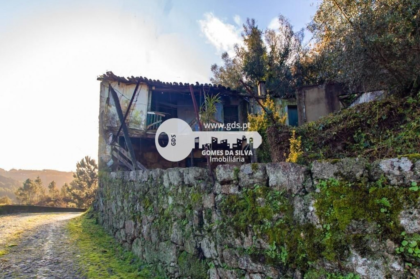 Duas moradias para recuperar com terreno de 1240m2 - Gomes da Silva - Imagem 2 Moradia em Santa Lucrécia de Algeriz e Navarra, Braga, Braga - Imagem 2