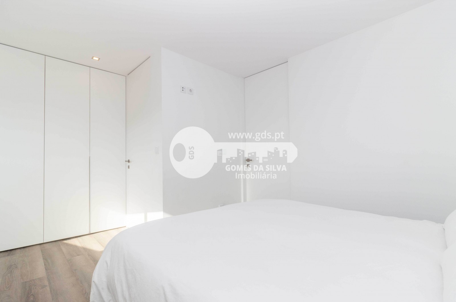 Apartamento T2 Moderno e Totalmente Mobilado e Equipado - Gomes da Silva - Imagem 37 Apartamento em Braga (Maximinos, Sé e Cividade), Braga, Braga - Imagem 37