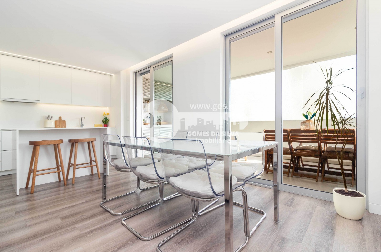 Apartamento T2 Moderno e Totalmente Mobilado e Equipado - Gomes da Silva - Imagem 10 Apartamento em Braga (Maximinos, Sé e Cividade), Braga, Braga - Imagem 10