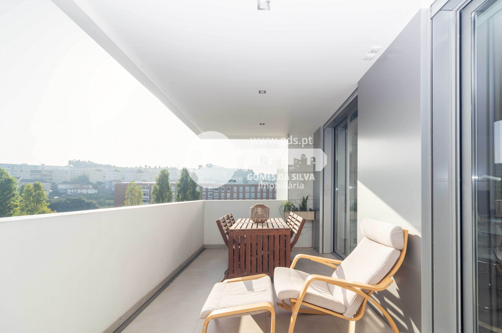 Apartamento T2 Moderno e Totalmente Mobilado e Equipado - Gomes da Silva - Imagem 18 Apartamento em Braga (Maximinos, Sé e Cividade), Braga, Braga - Imagem 18