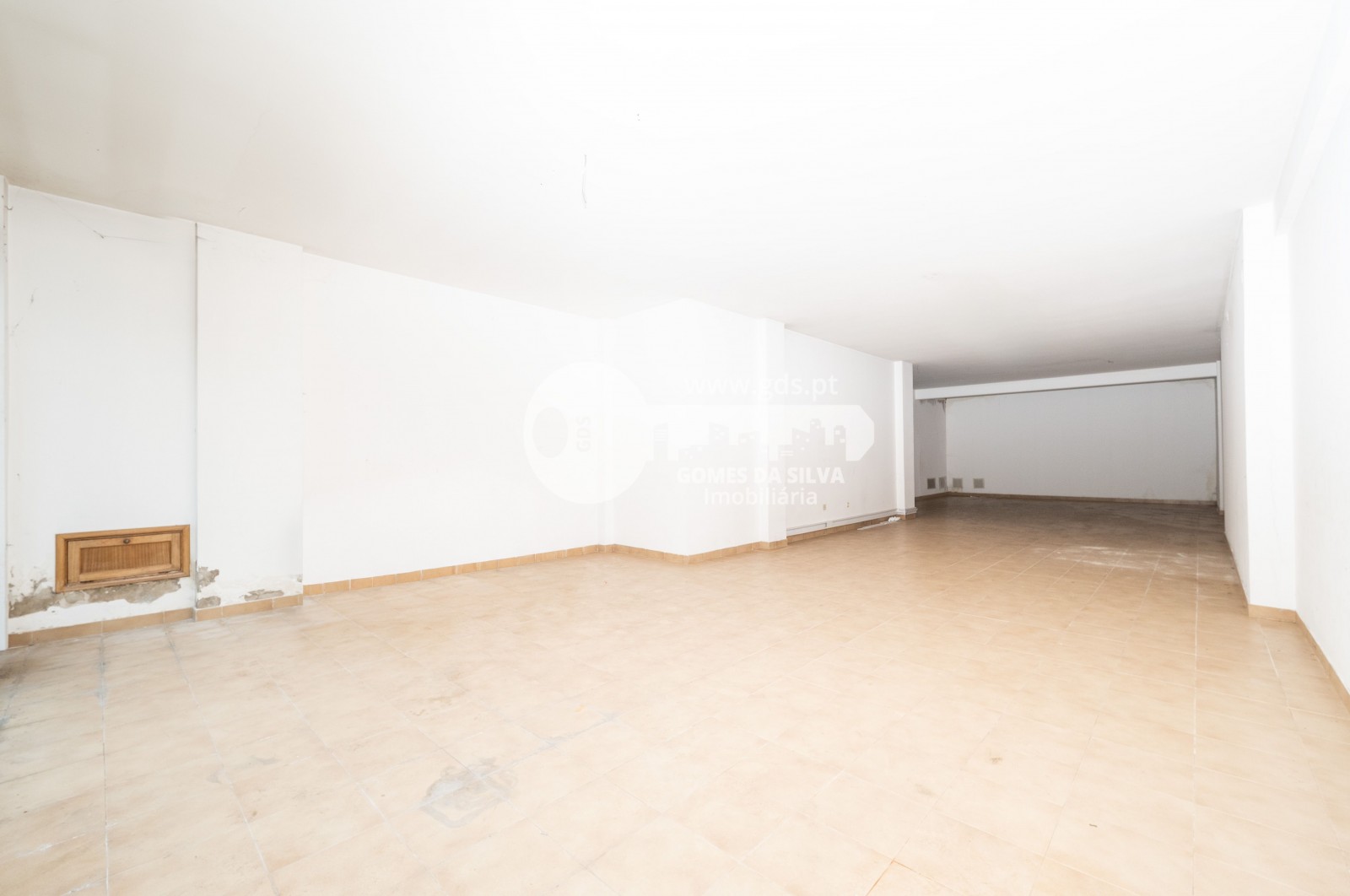 Loja na Rua Pedro Gomes Ourives com 219m2 - Gomes da Silva - Imagem 17 Loja em Braga (Maximinos, Sé e Cividade), Braga, Braga - Imagem 17