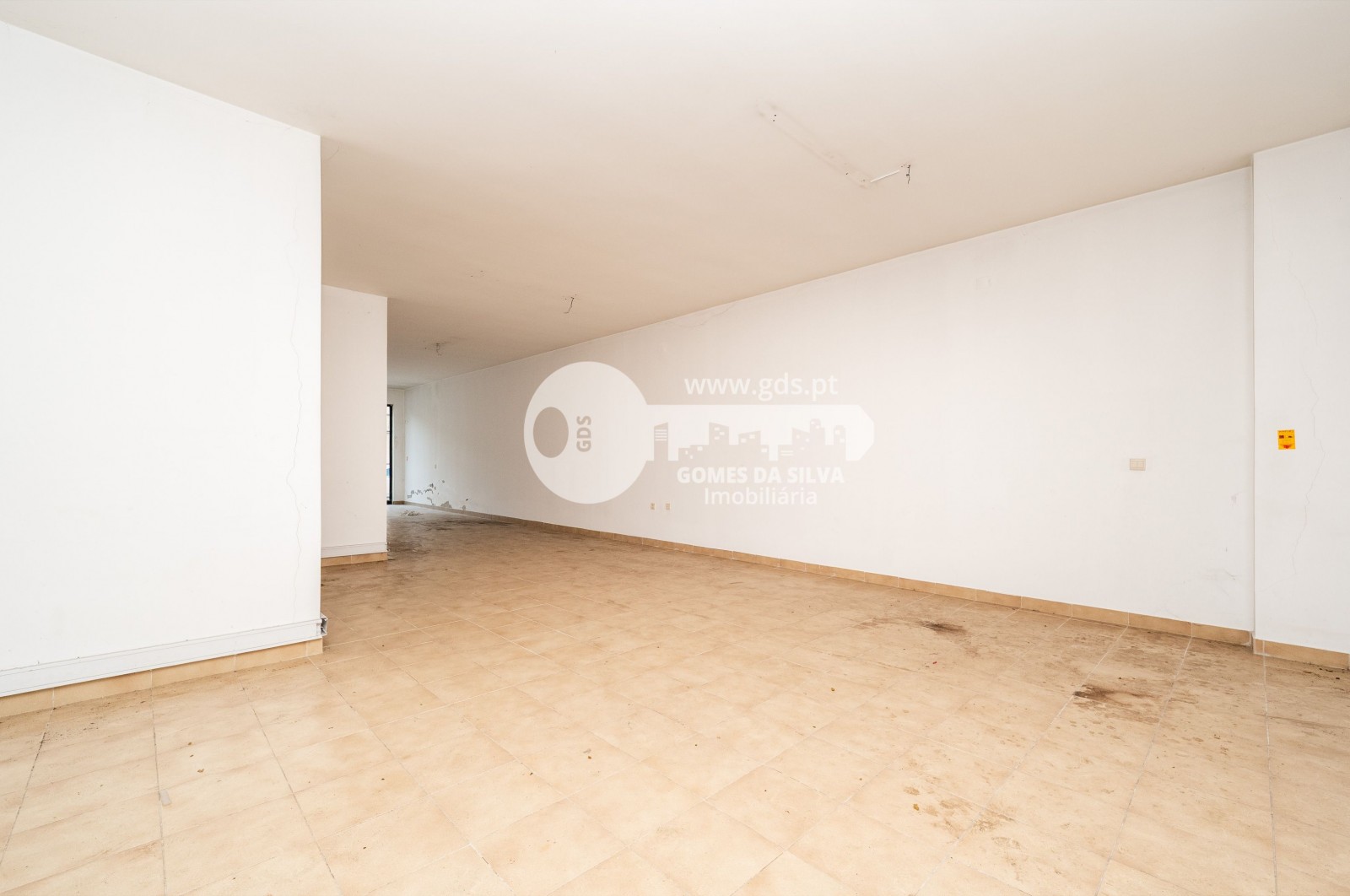 Loja na Rua Pedro Gomes Ourives com 219m2 - Gomes da Silva - Imagem 22 Loja em Braga (Maximinos, Sé e Cividade), Braga, Braga - Imagem 22