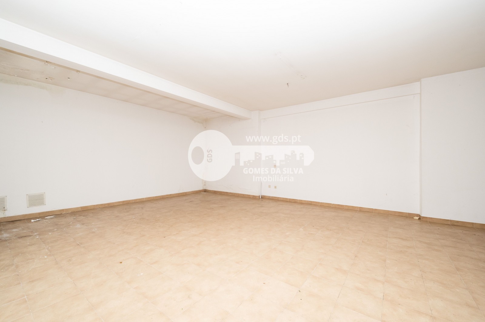 Loja na Rua Pedro Gomes Ourives com 219m2 - Gomes da Silva - Imagem 20 Loja em Braga (Maximinos, Sé e Cividade), Braga, Braga - Imagem 20