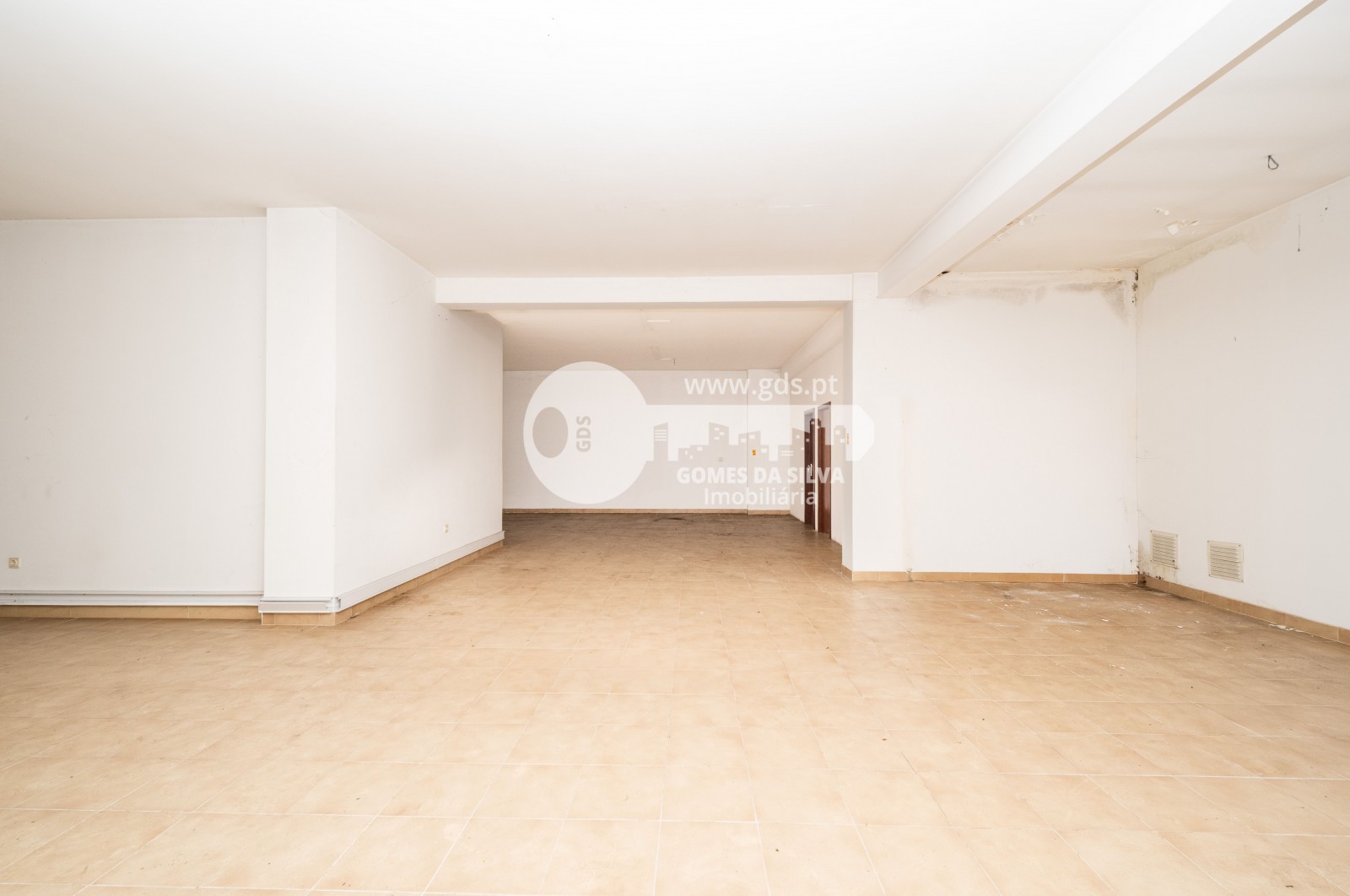 Loja na Rua Pedro Gomes Ourives com 219m2 - Gomes da Silva - Imagem 21 Loja em Braga (Maximinos, Sé e Cividade), Braga, Braga - Imagem 21