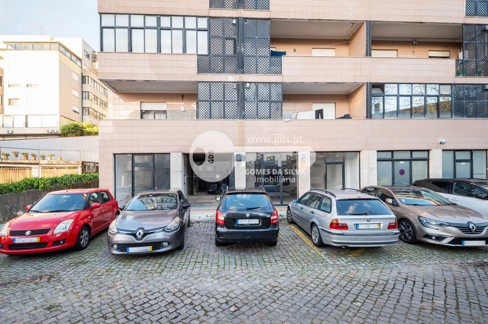 Loja em Braga (Maximinos, Sé e Cividade), Braga, Braga - Imagem 25