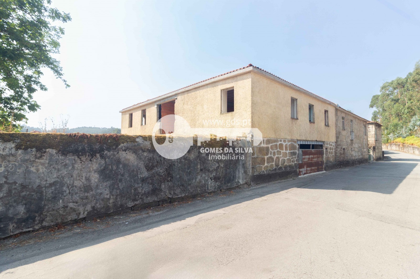 Moradia em estrutura com projeto para 3 apartamentos em Jesufrei - Gomes da Silva - Imagem 2 Moradia em Lemenhe, Mouquim e Jesufrei, Vila Nova de Famalicão, Braga - Imagem 2