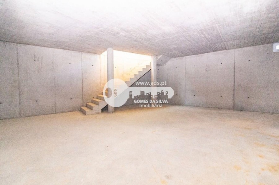 Armazém para Venda em Ferreiros e Gondizalves, Braga, Braga - Imagem 17