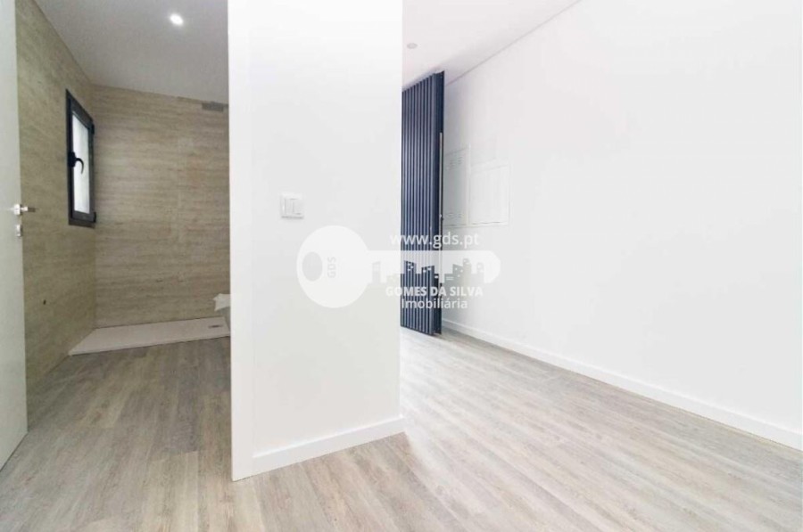 Moradia T4 para Venda em Nogueira, Fraião e Lamaçães, Braga, Braga - Imagem 3