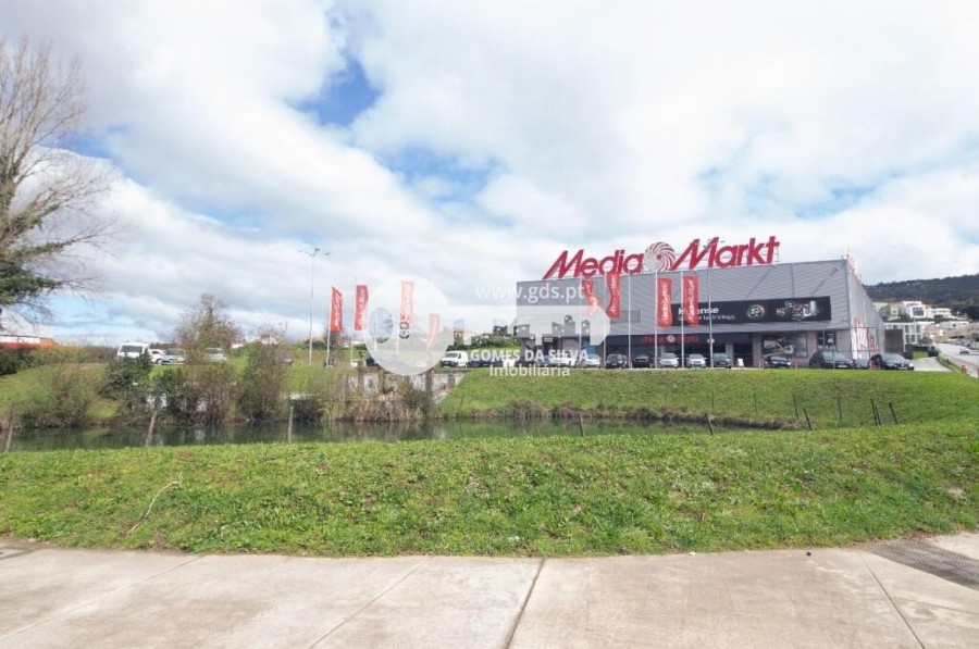 Moradia T4 para Venda em Nogueira, Fraião e Lamaçães, Braga, Braga - Imagem 38