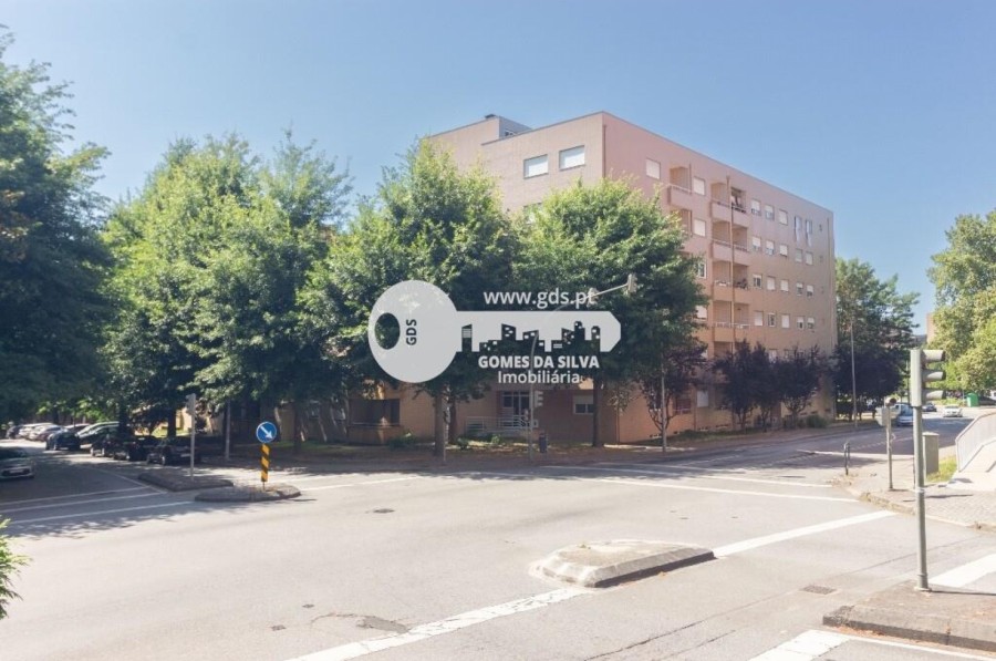 Apartamento T2 para Arrendamento em Nogueira, Fraião e Lamaçães, Braga, Braga - Imagem 24