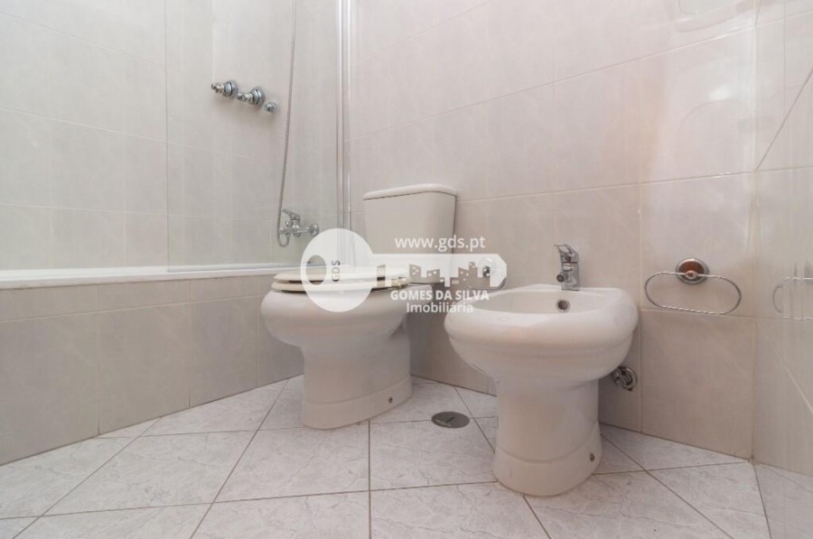 Apartamento T2 para Arrendamento em Nogueira, Fraião e Lamaçães, Braga, Braga - Imagem 18