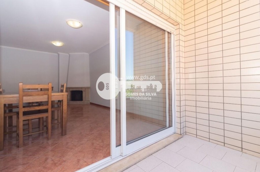 Apartamento T2 para Arrendamento em Nogueira, Fraião e Lamaçães, Braga, Braga - Imagem 12