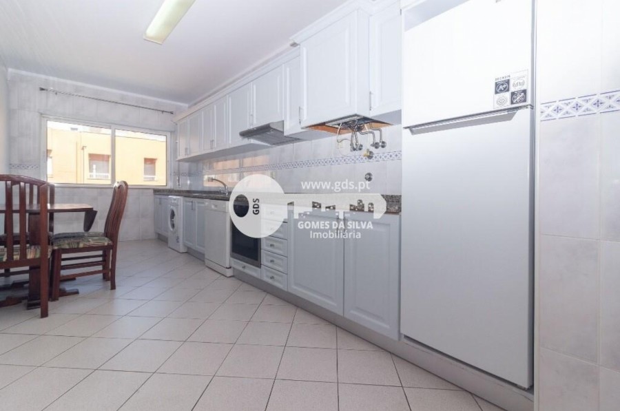 Apartamento T2 para Arrendamento em Nogueira, Fraião e Lamaçães, Braga, Braga - Imagem 3
