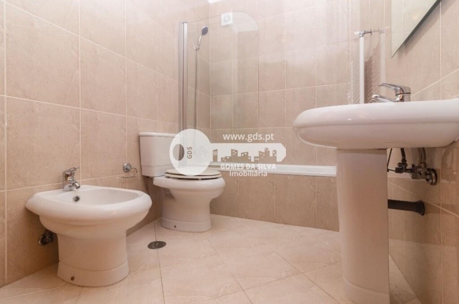Apartamento T2 para Arrendamento em Nogueira, Fraião e Lamaçães, Braga, Braga - Imagem 7