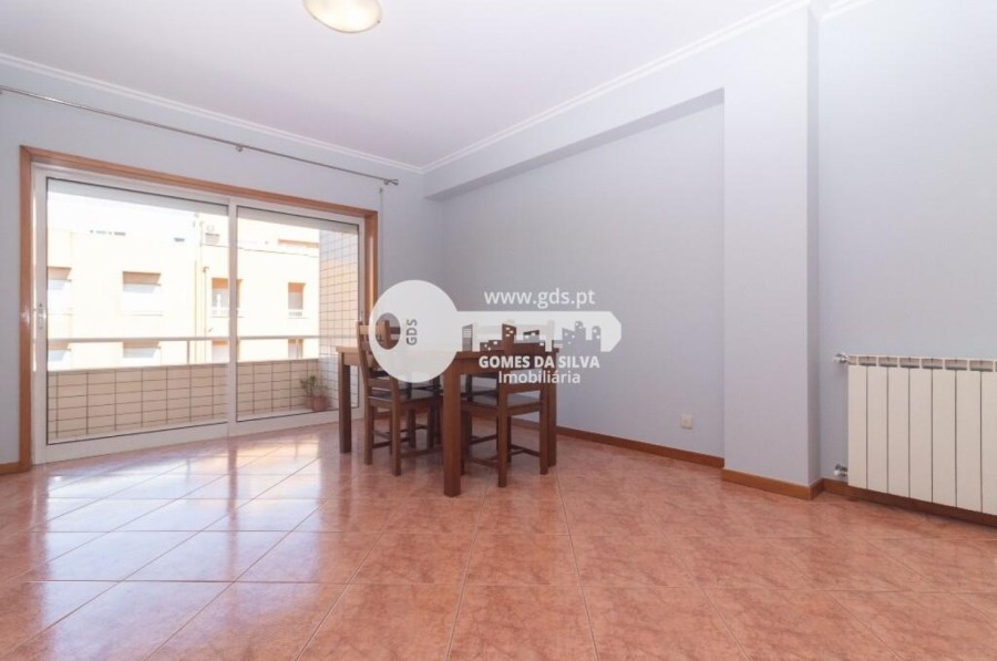 Apartamento T2 para Arrendamento em Nogueira, Fraião e Lamaçães, Braga, Braga - Imagem 10
