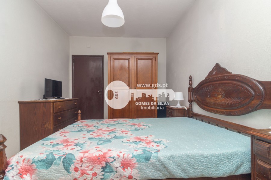 Moradia Bifamiliar com Potencial de Rentabilização– São Victor, Braga - Gomes da Silva - Imagem 19 Moradia em São Victor, Braga, Braga - Imagem 19
