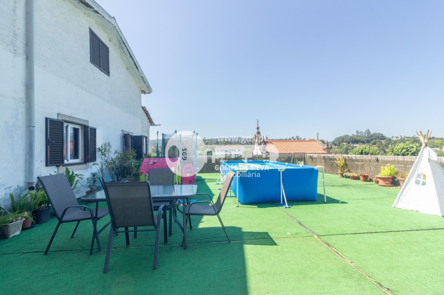 Moradia T3+1 com Espaços Comerciais e Terreno em Priscos – Ideal para Viver e Investir - Gomes da Silva - Imagem 21 Moradia em Priscos, Braga, Braga - Imagem 21