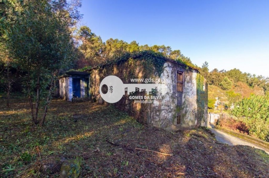 Duas moradias para recuperar com terreno de 1240m2 - Gomes da Silva - Imagem 13 Moradia em Santa Lucrécia de Algeriz e Navarra, Braga, Braga - Imagem 13