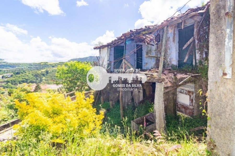 Duas moradias para recuperar com terreno de 1240m2 - Gomes da Silva - Imagem 20 Moradia em Santa Lucrécia de Algeriz e Navarra, Braga, Braga - Imagem 20