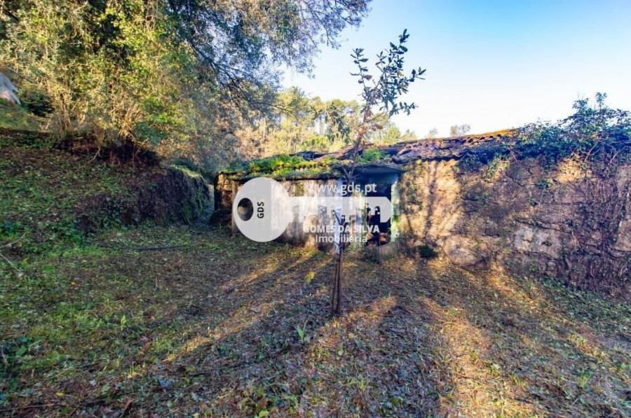 Duas moradias para recuperar com terreno de 1240m2 - Gomes da Silva - Imagem 18 Moradia em Santa Lucrécia de Algeriz e Navarra, Braga, Braga - Imagem 18