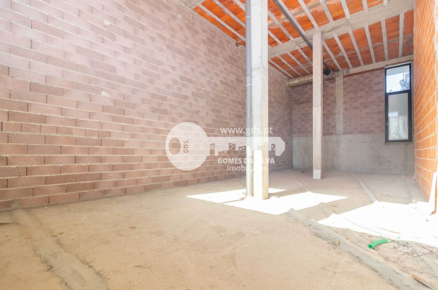 Loja sita em São Pedro da Cova com 95m2 com garagem - Gomes da Silva - Imagem 5 Loja em São Pedro da Cova, Gondomar, Porto - Imagem 5