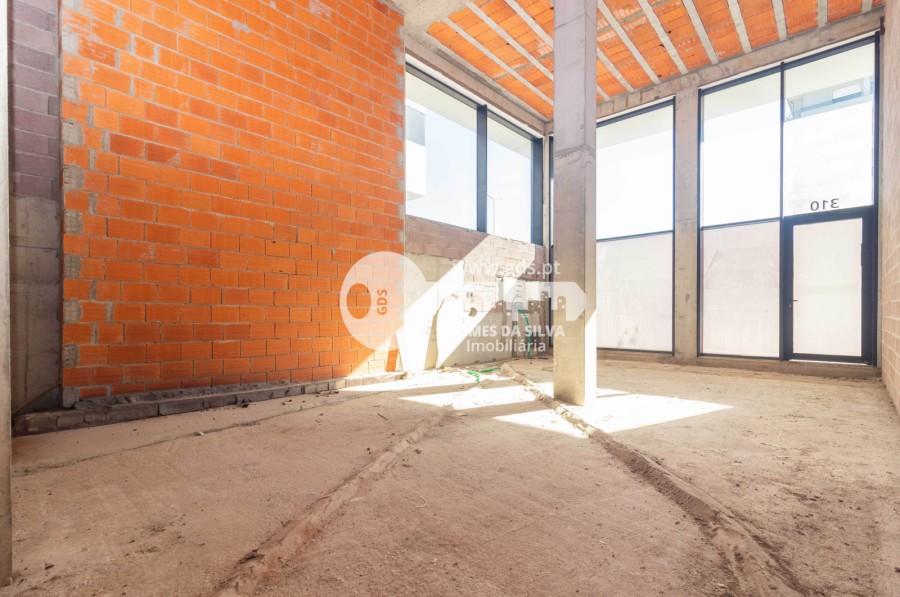 Loja sita em São Pedro da Cova com 95m2 com garagem - Gomes da Silva - Imagem 11 Loja em São Pedro da Cova, Gondomar, Porto - Imagem 11