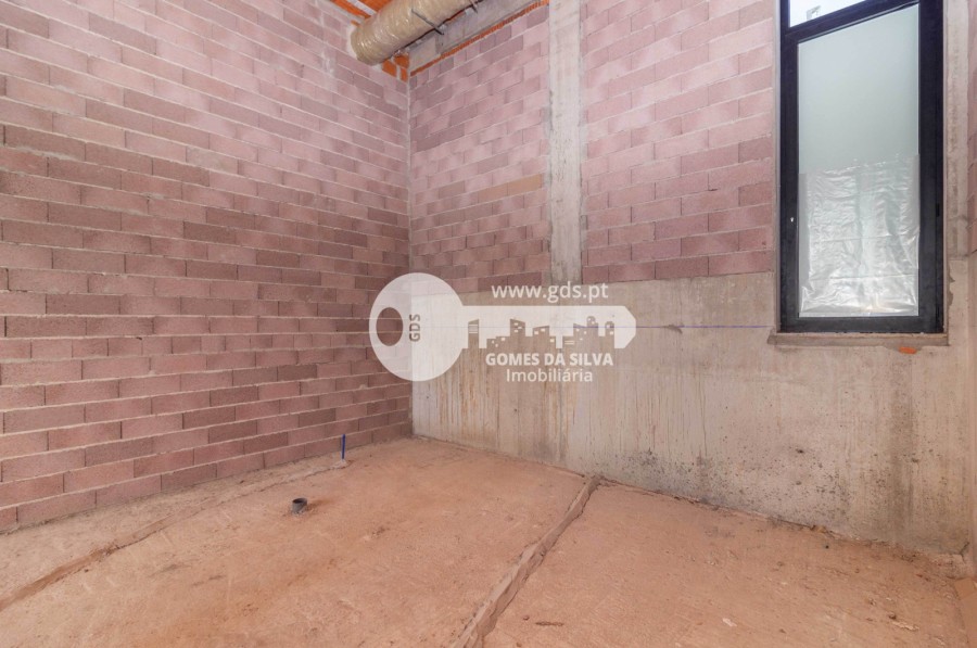 Loja sita em São Pedro da Cova com 95m2 com garagem - Gomes da Silva - Imagem 7 Loja em São Pedro da Cova, Gondomar, Porto - Imagem 7