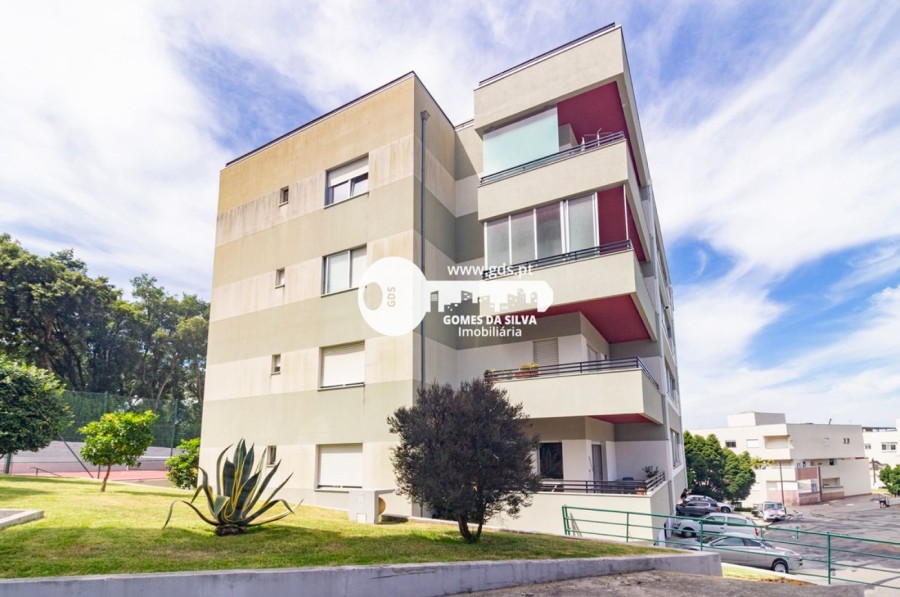 Apartamento T3 remodelado em condomínio fechado - Gomes da Silva - Imagem 1 Apartamento em Nogueira, Fraião e Lamaçães, Braga, Braga - Imagem 1