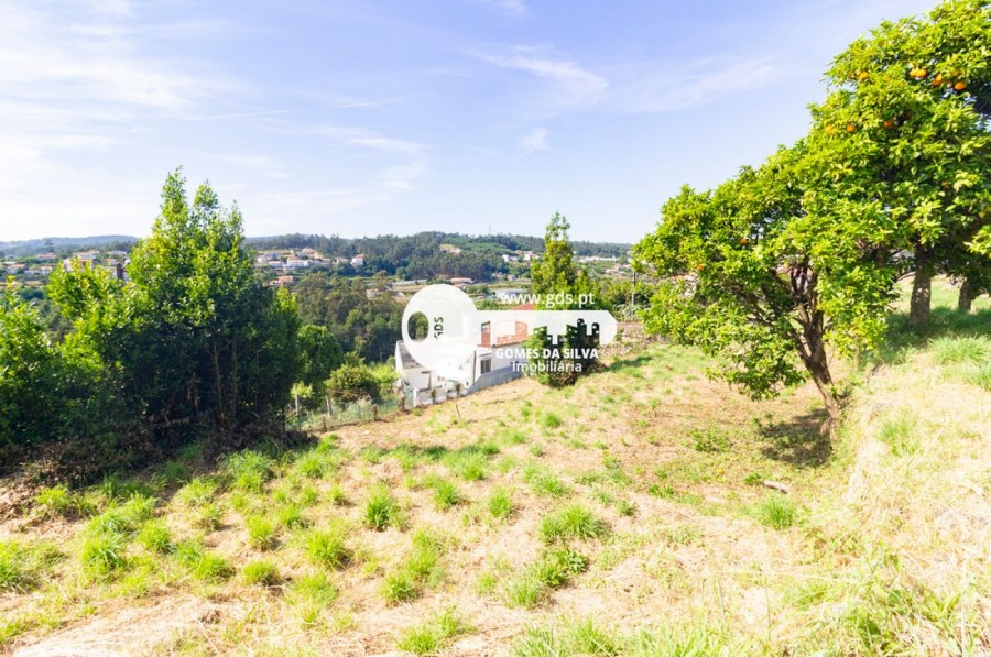 Moradia para restauro c/ 1400m2 de terreno em Arentim - Gomes da Silva - Imagem 5 Moradia em Arentim e Cunha, Braga, Braga - Imagem 5