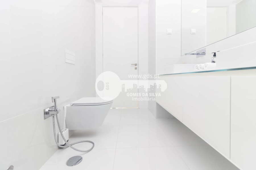 Apartamento T2 Moderno e Totalmente Mobilado e Equipado - Gomes da Silva - Imagem 42 Apartamento em Braga (Maximinos, Sé e Cividade), Braga, Braga - Imagem 42