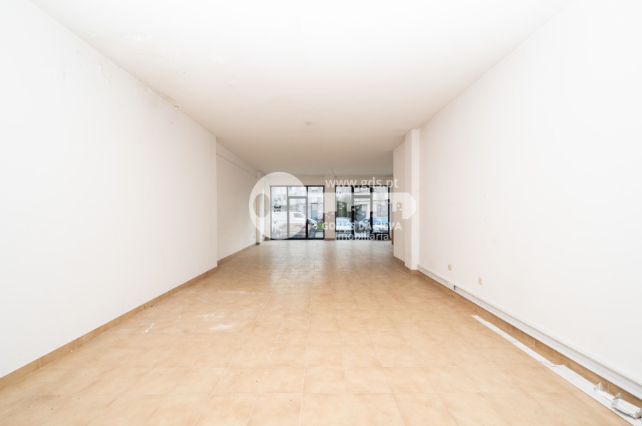 Loja em Braga (Maximinos, Sé e Cividade), Braga, Braga - Imagem 15