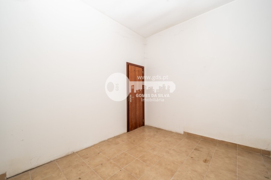 Loja na Rua Pedro Gomes Ourives com 219m2 - Gomes da Silva - Imagem 9 Loja em Braga (Maximinos, Sé e Cividade), Braga, Braga - Imagem 9