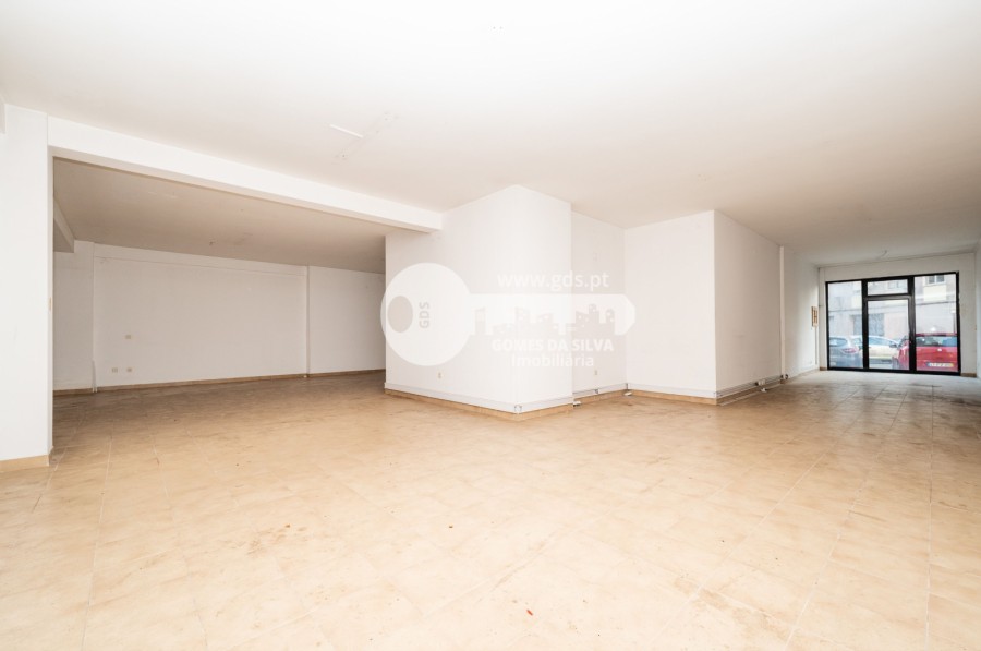 Loja na Rua Pedro Gomes Ourives com 219m2 - Gomes da Silva - Imagem 11 Loja em Braga (Maximinos, Sé e Cividade), Braga, Braga - Imagem 11