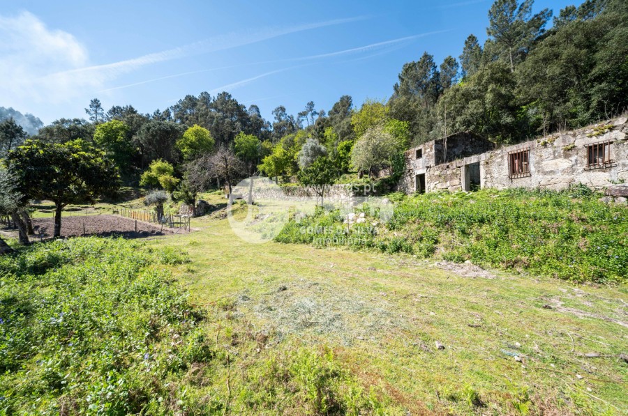 Moradia em Santa Lucrécia de Algeriz e Navarra, Braga, Braga