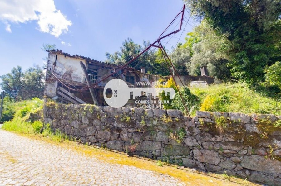 Duas moradias para recuperar com terreno de 1240m2 - Gomes da Silva - Imagem 16 Moradia em Santa Lucrécia de Algeriz e Navarra, Braga, Braga - Imagem 16